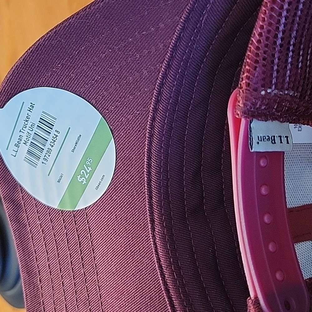 L.L. Bean Maroon and White Floral Women's Trucker Hat NWT - Picture 2 of 2